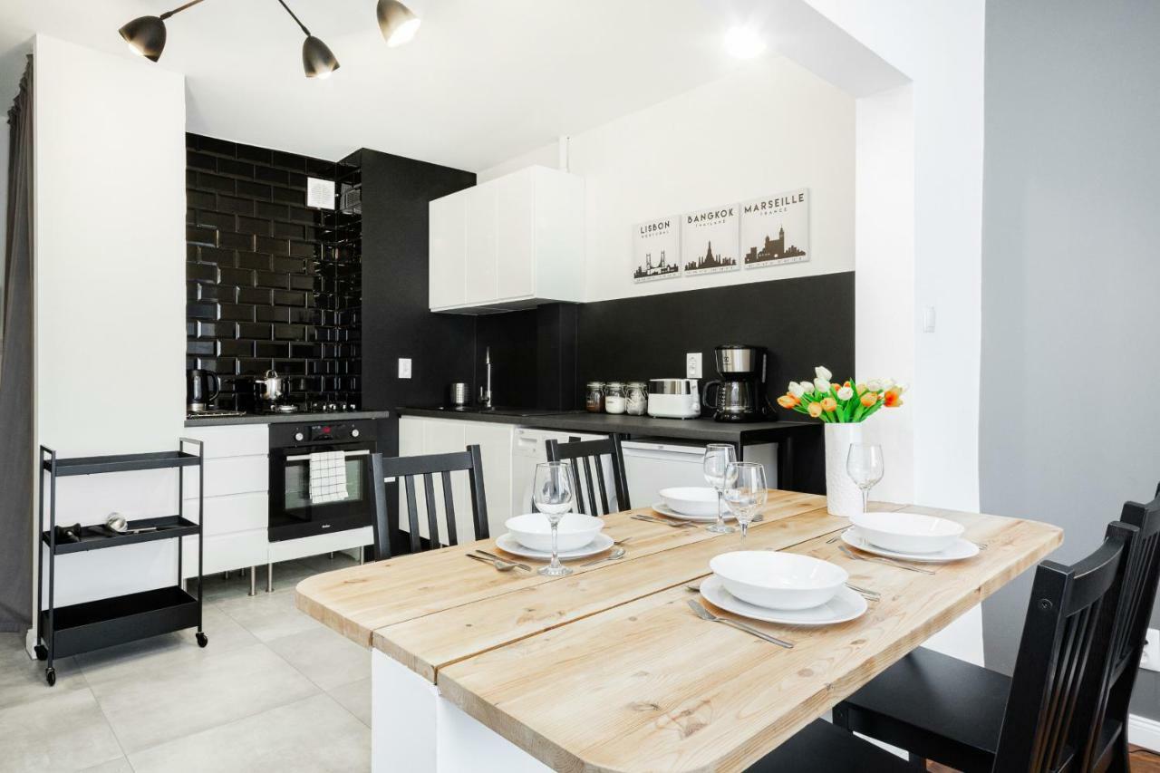 First Central Apartments By Noclegi Renters วอร์ซอ ภายนอก รูปภาพ