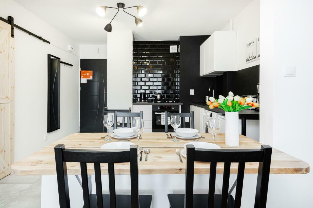 First Central Apartments By Noclegi Renters วอร์ซอ ภายนอก รูปภาพ